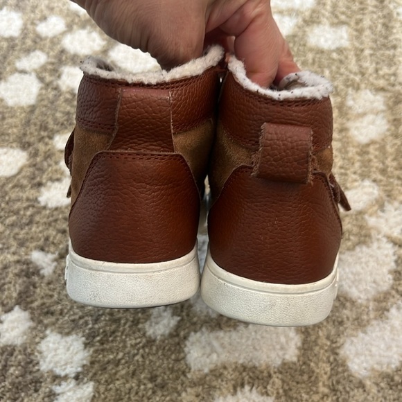Boys UGG boots size 12 - Picture 6 of 9